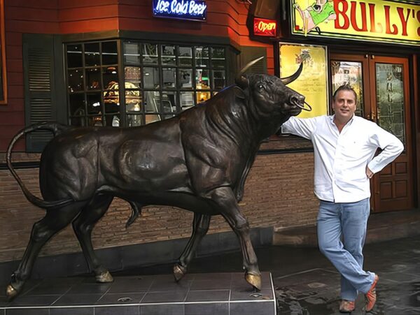 Hollow Cast Bronze Bull : Bully : Bully's Pub : Bangkok : Commission-1