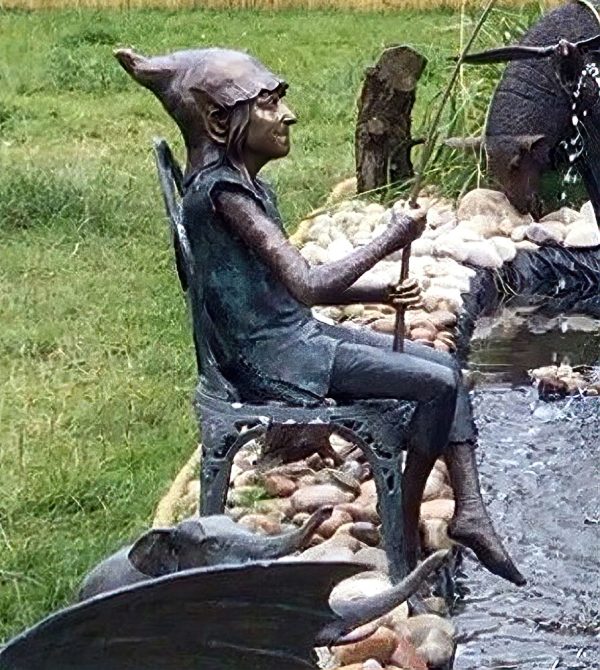 Bronze Elf Hadge Senior Gone Fishing-1