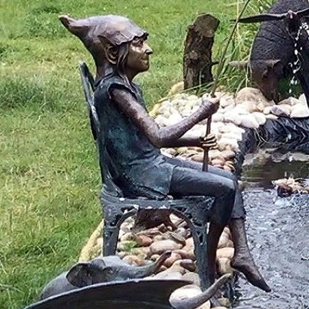 Bronze Elf Hadge Senior Gone Fishing