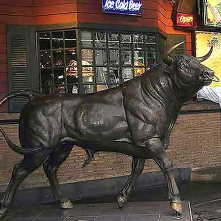 Commissioned Bronze Fighting Bull : Bully : Escar UK Bronze