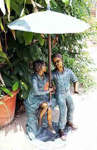 Bronze Figures : Brolly Kids : Water Feature-3 : Escar UK Bronze