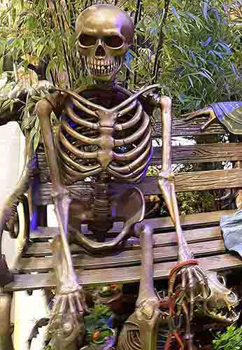 Bronze Figure : Old Bones : Skeleton Man-3 : Escar UK Bronze