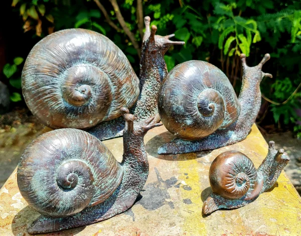 Hollow Cast Bronze Snails : Family of Four-10