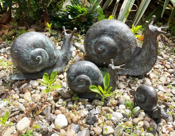 Hollow Cast Bronze Snails : Family of Four-4