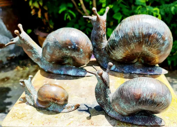 Hollow Cast Bronze Snails : Family of Four-6