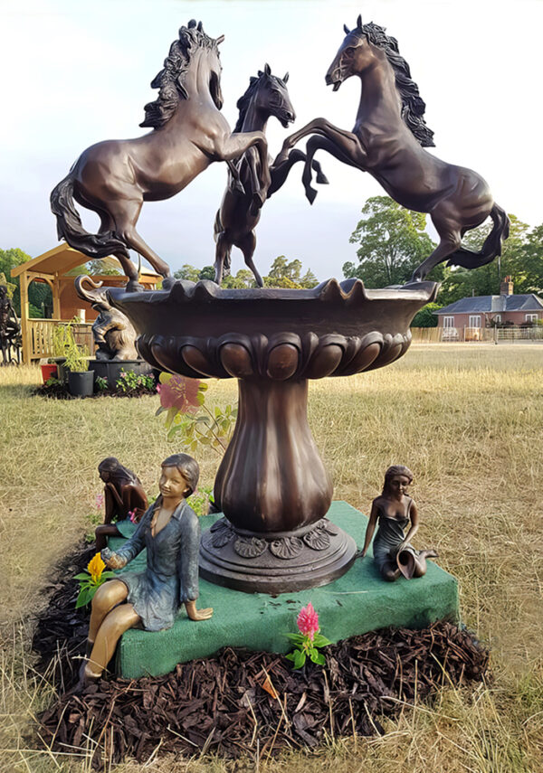 Hollow Cast Bronze Fountain : Three Horses-2