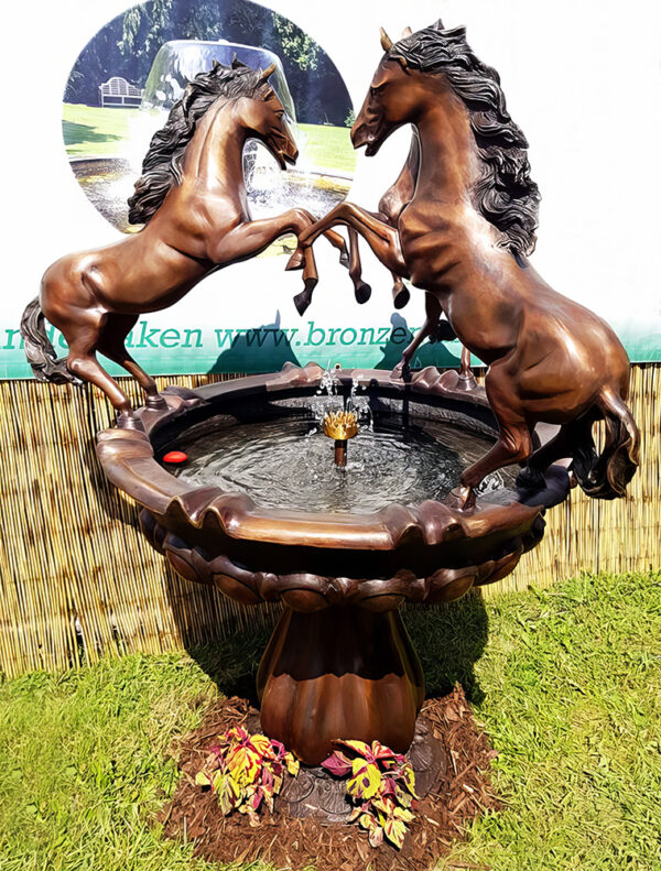 Hollow Cast Bronze Fountain : Three Horses-3