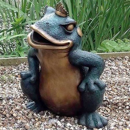 Bronze Queen Frog : Water Feature : Escar UK Bronze