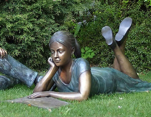 Hollow Cast Bronze Figure : Hannah Reading a Book-1