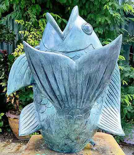 Bronze Fountains : Fish Vase Fountain : Large-1 : Escar UK Bronze