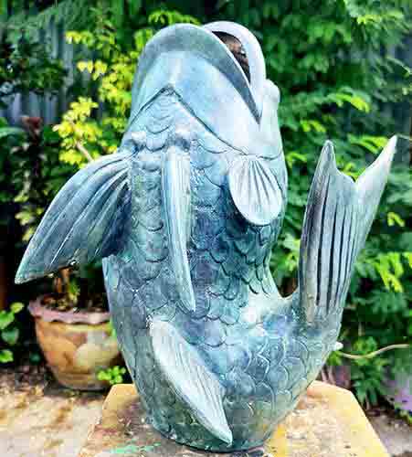 Bronze Fountains : Fish Vase Fountain : Large-4 : Escar UK Bronze