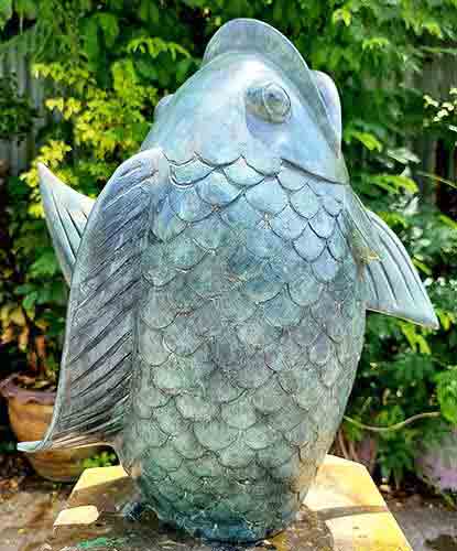 Bronze Fountains : Fish Vase Fountain : Large-5 : Escar UK Bronze