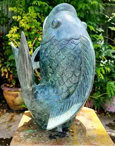Bronze Fountains : Fish Vase Fountain : Large-6 : Escar UK Bronze