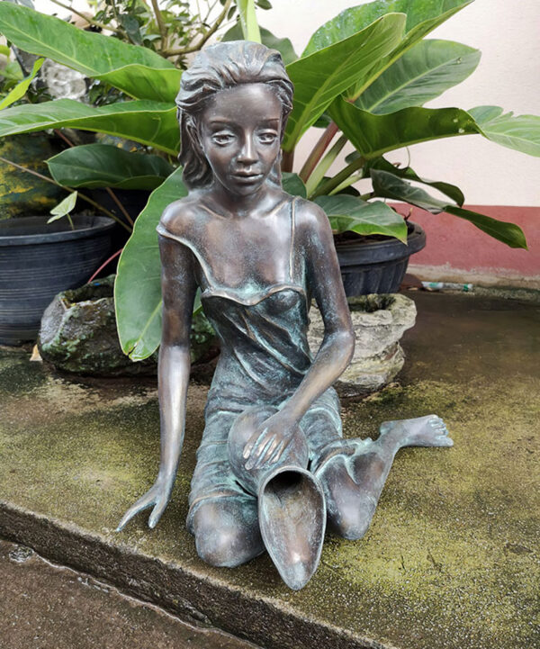 Hollow Cast Bronze Figure : Daisy Large : Green-1