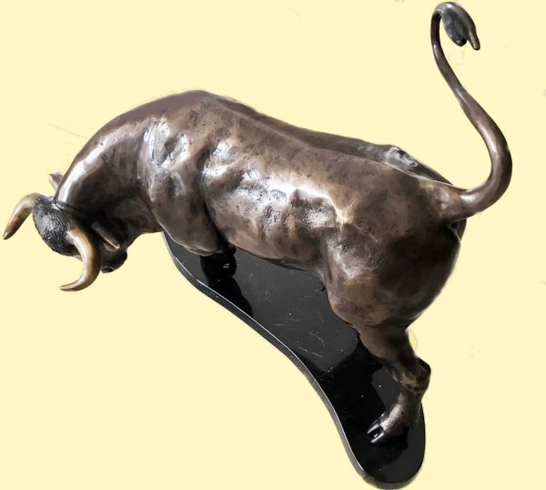 Fighting Bull : Taurus : Brown-2