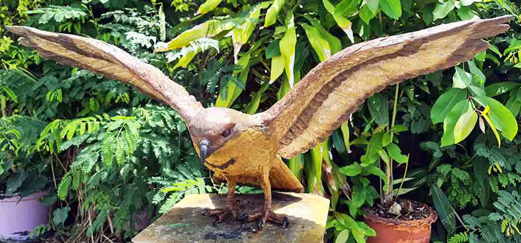 Bronze Bird : British Buzzard : Escar UK Bronze-1