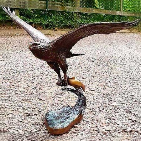 Bronze Bird Sea Eagle Catching a Fish : Escar UK Bronze