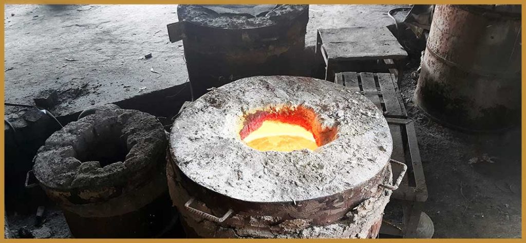 Bronze Casting : Melting Bronze in a Kiln