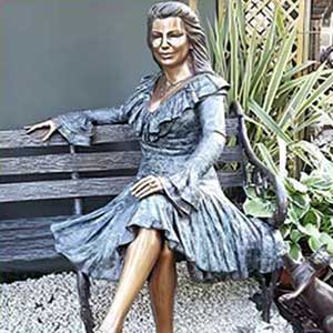 Bronze Commissioned Statue : Lady Anne on a Bench