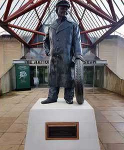 Bronze Commissioned Statue : Lord Montagu of Beaulieu