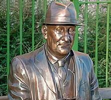 Bronze Commissioned Statue : L S Lowry : Head and Shoulders-2