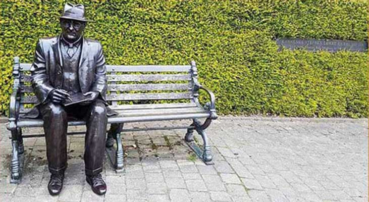 Bronze Commissioned Statue : L S Lowry : Seated on a Bench