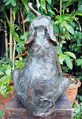 Bronze Seated Elephant : Luna-3 : Escar UK Bronze